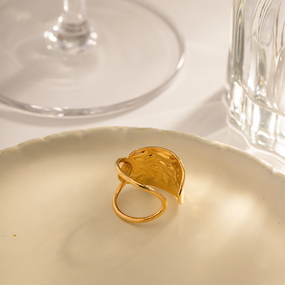 Elegant ring