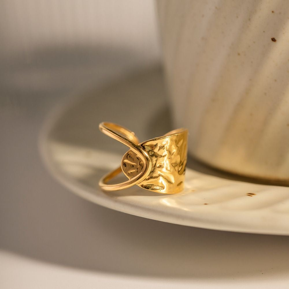 Elegant ring