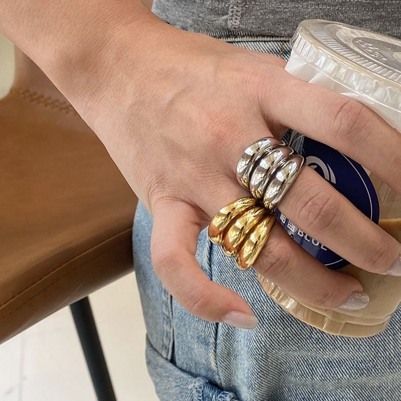 Curved ring