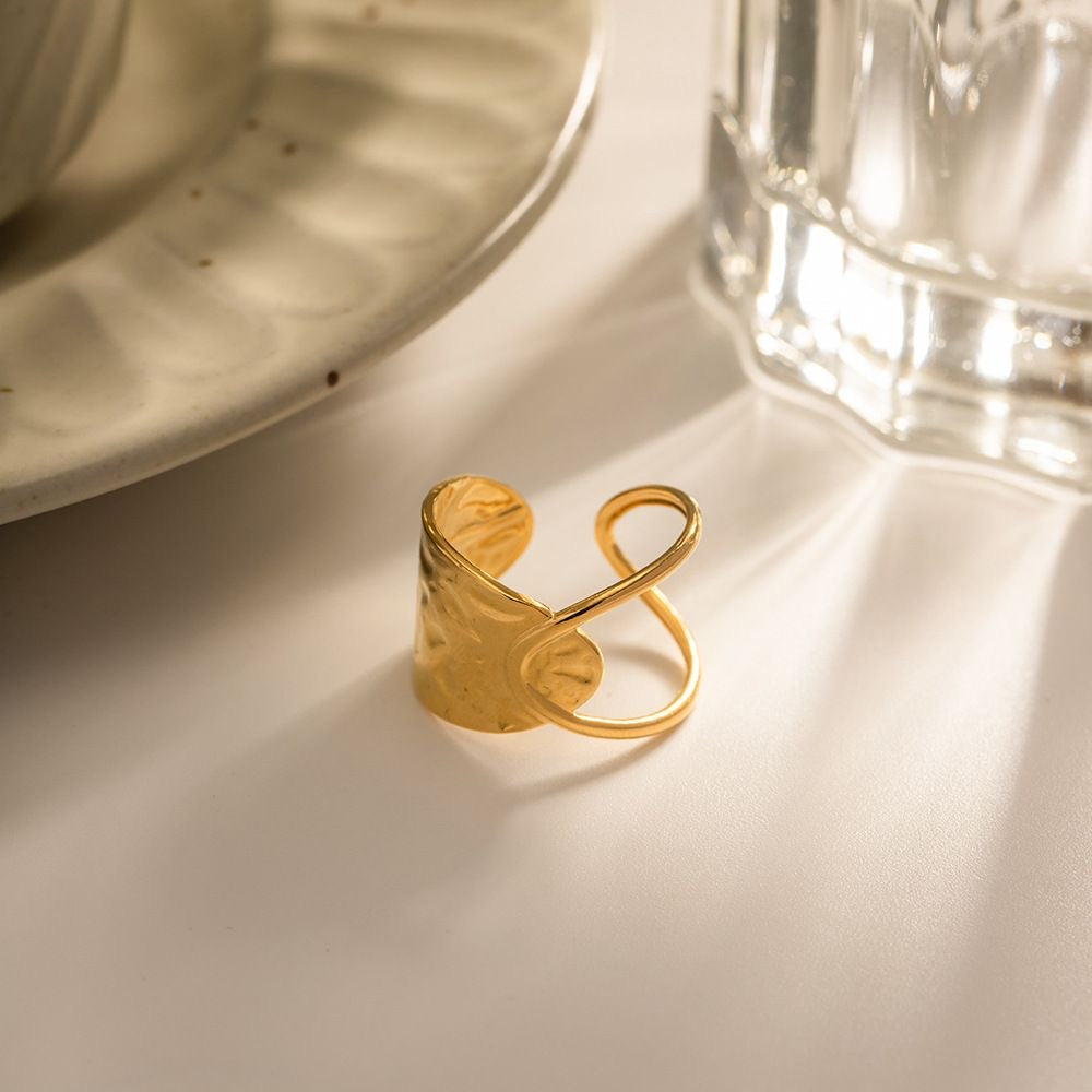 Elegant ring