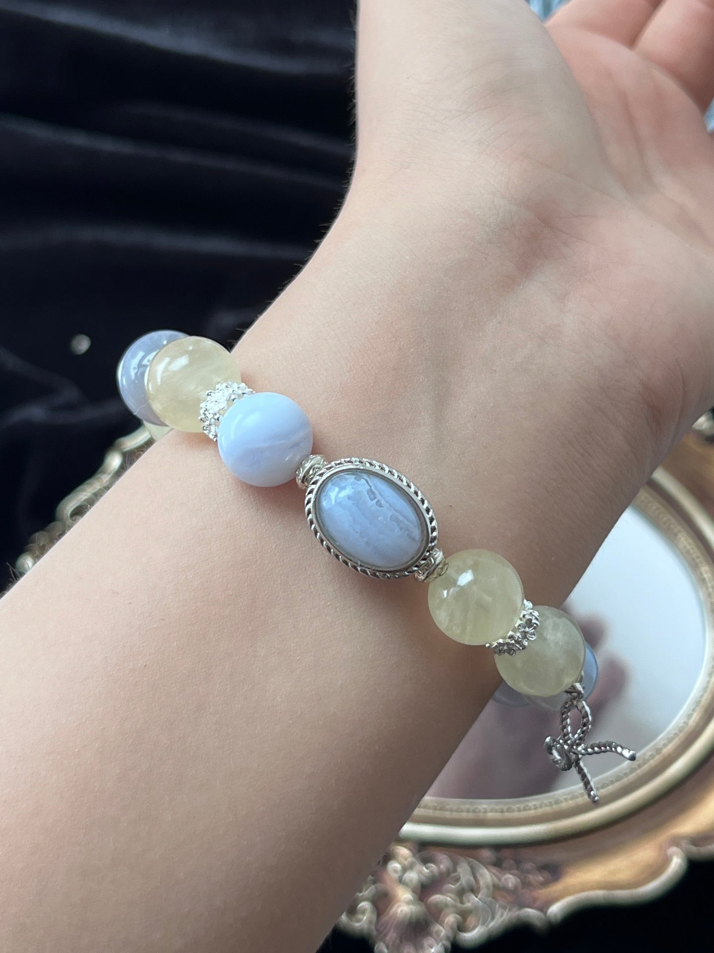Energy luck Blue agate Fancy yellow crystal