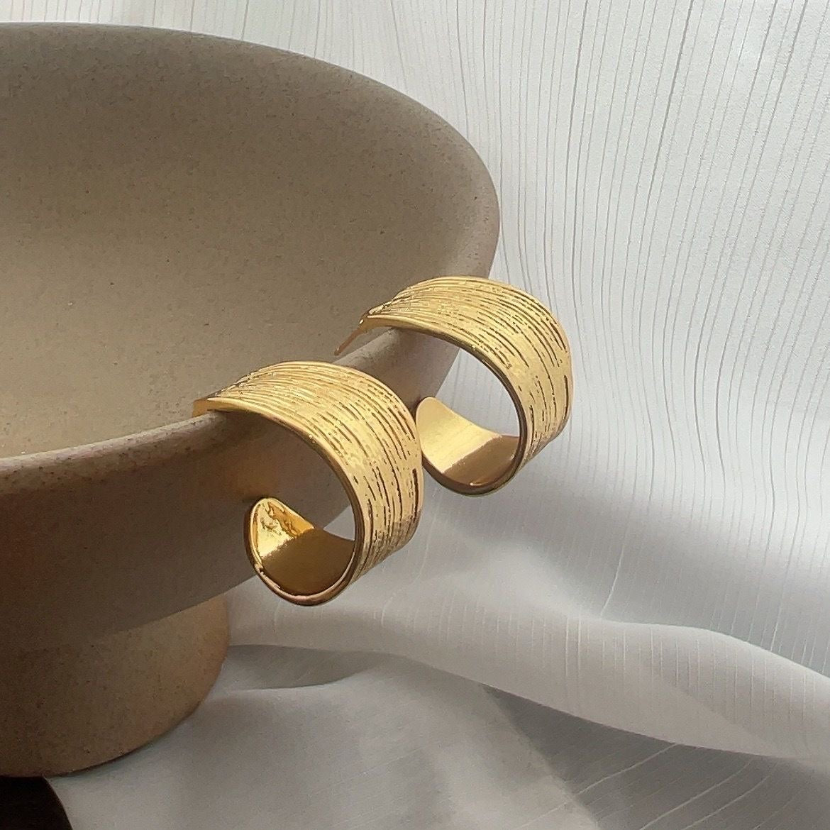 Hoop stripe earrings