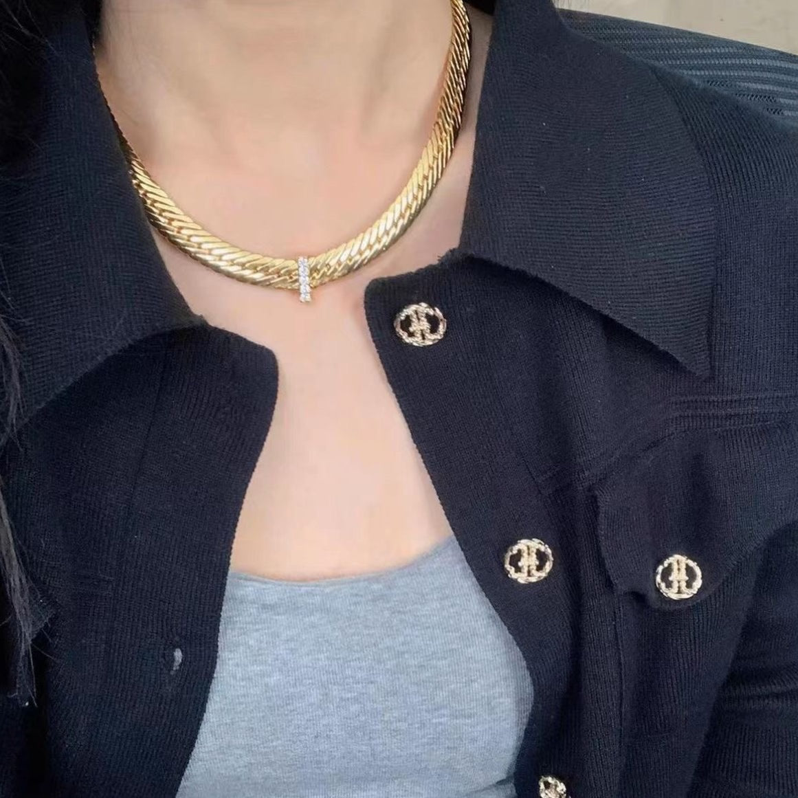 Classic hammered choker necklace