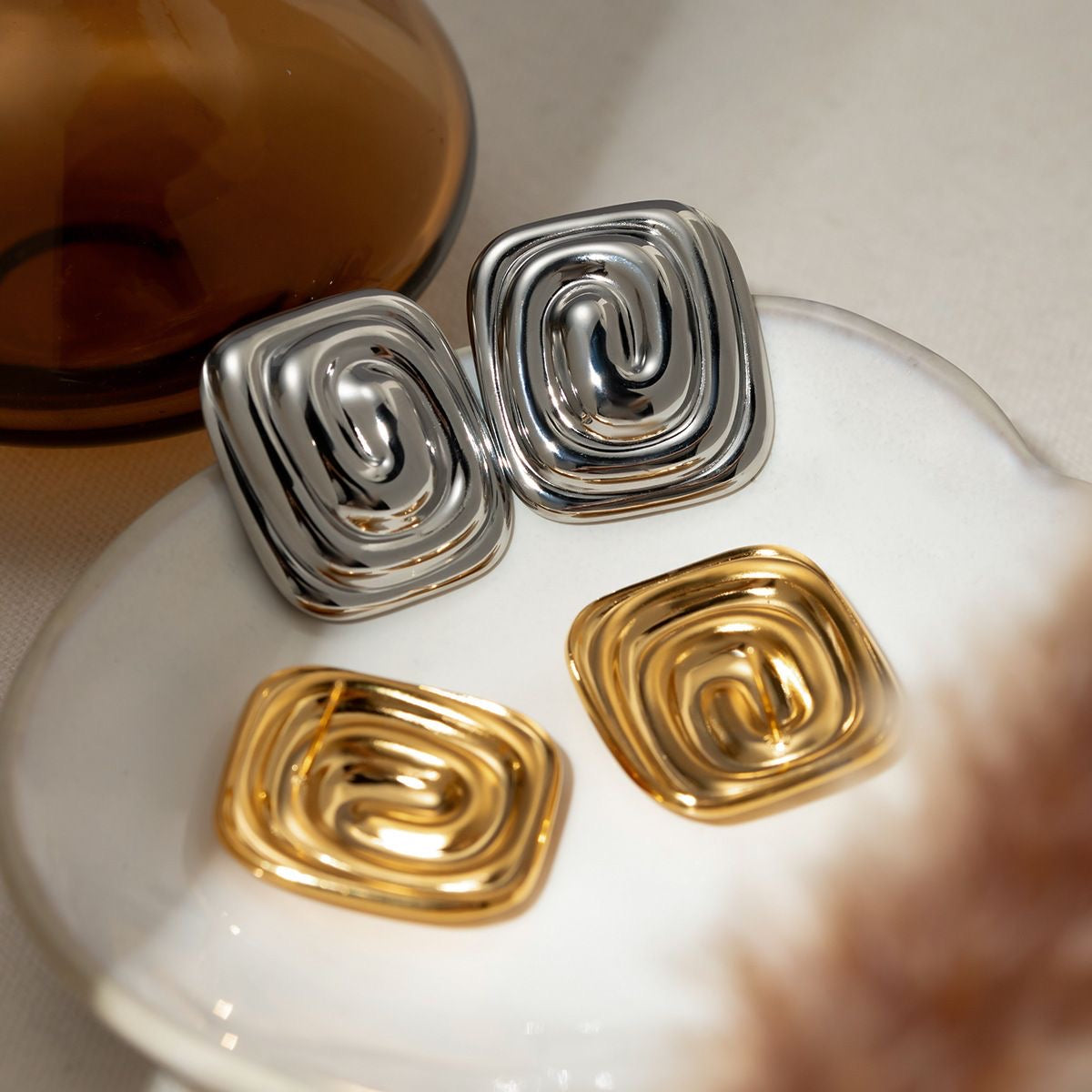 Swirl/Square stud earrings