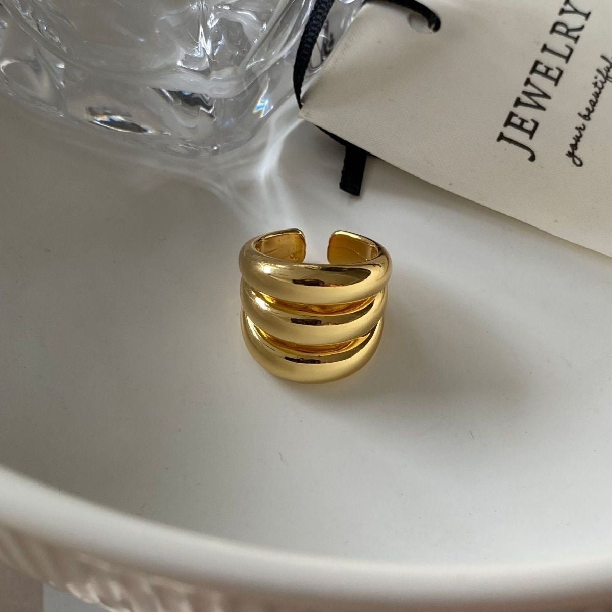 Curved ring