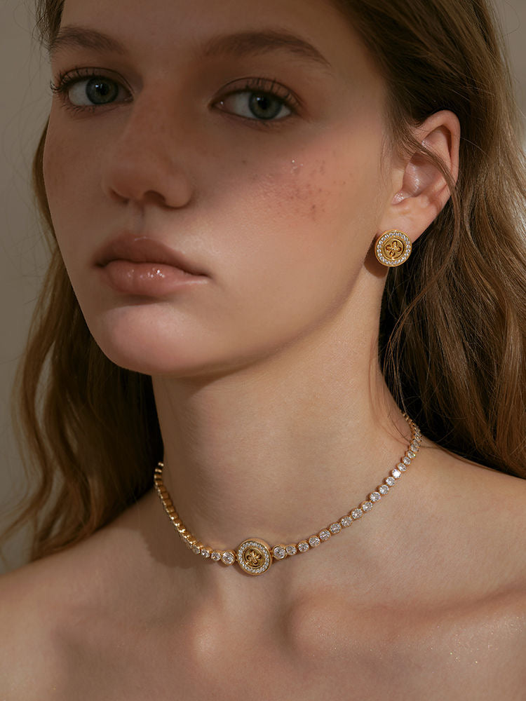 Button choker