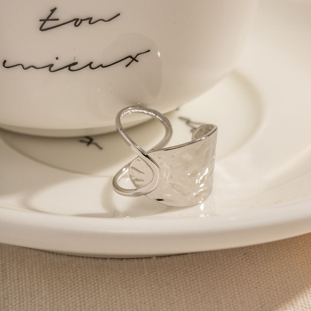 Elegant ring