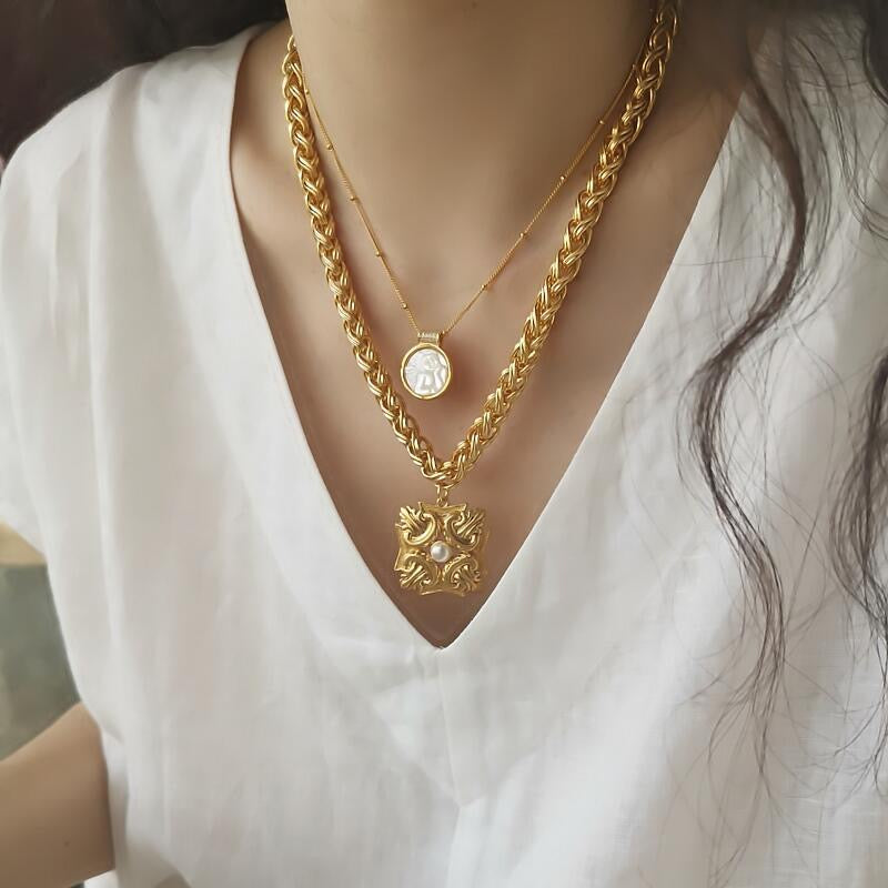 Totem necklace