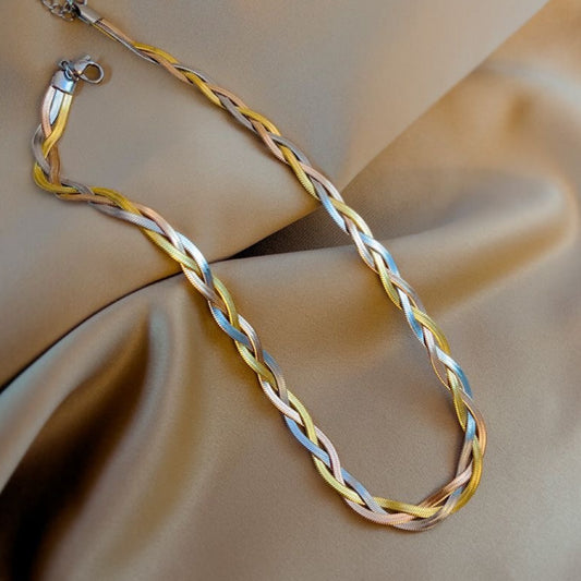 Classic herringbone choker necklace