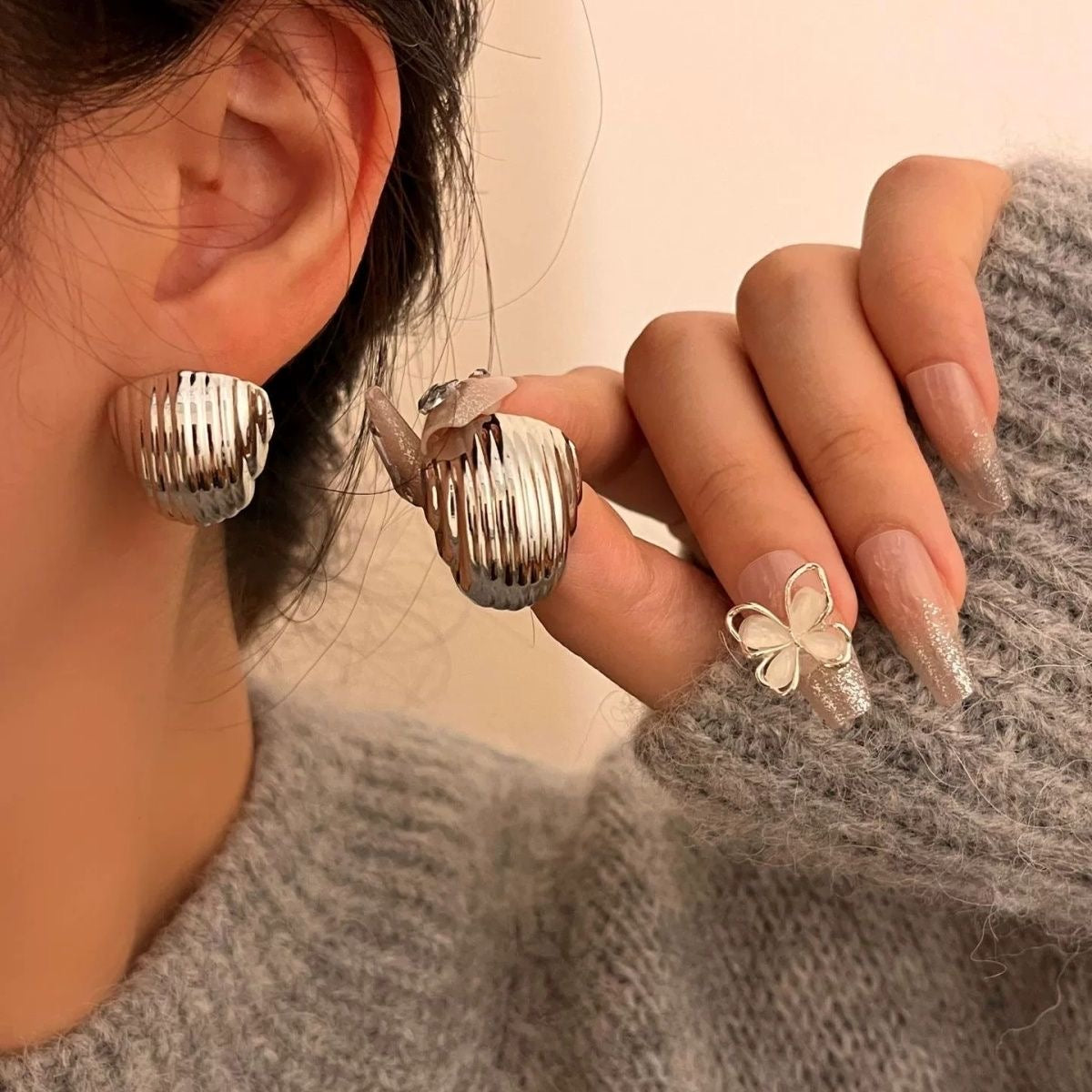 Hollow earrings