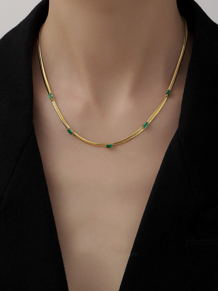 Golden emerald chocker