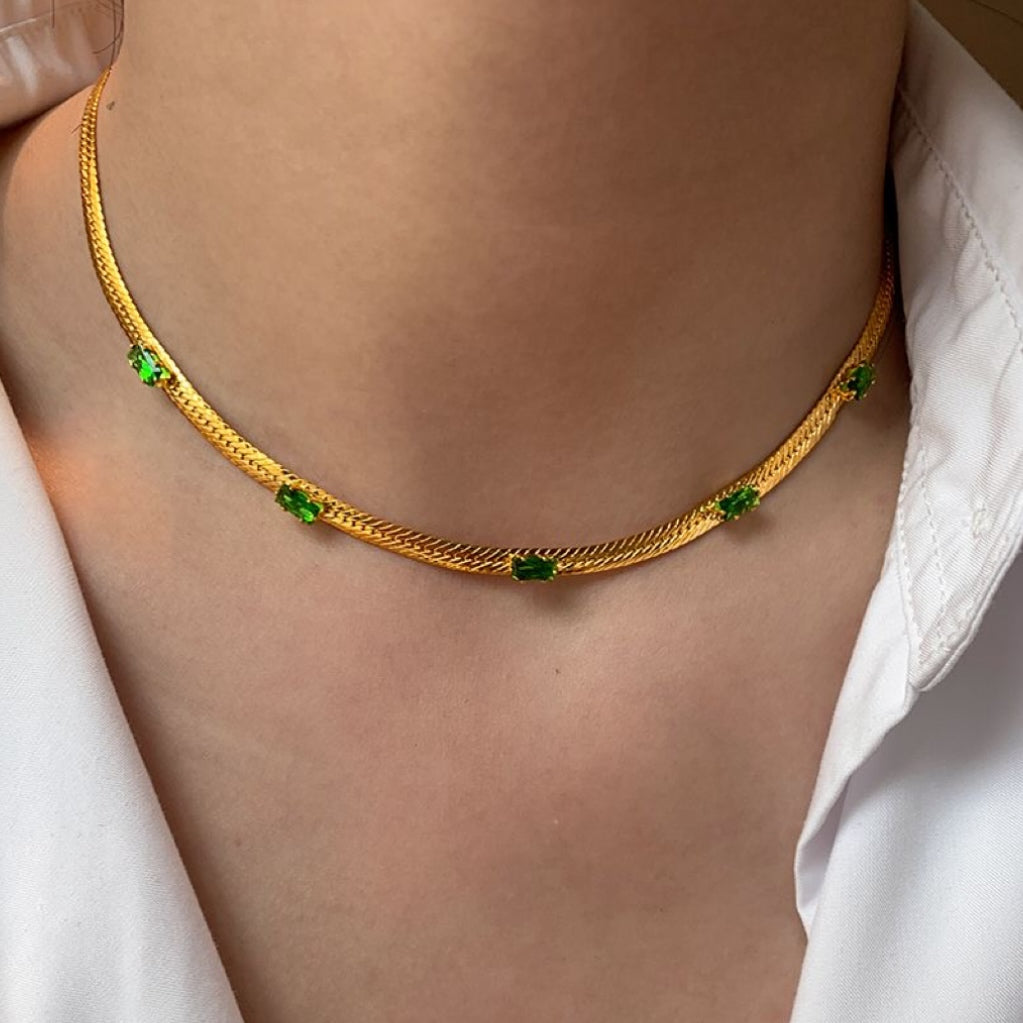 Golden emerald chocker